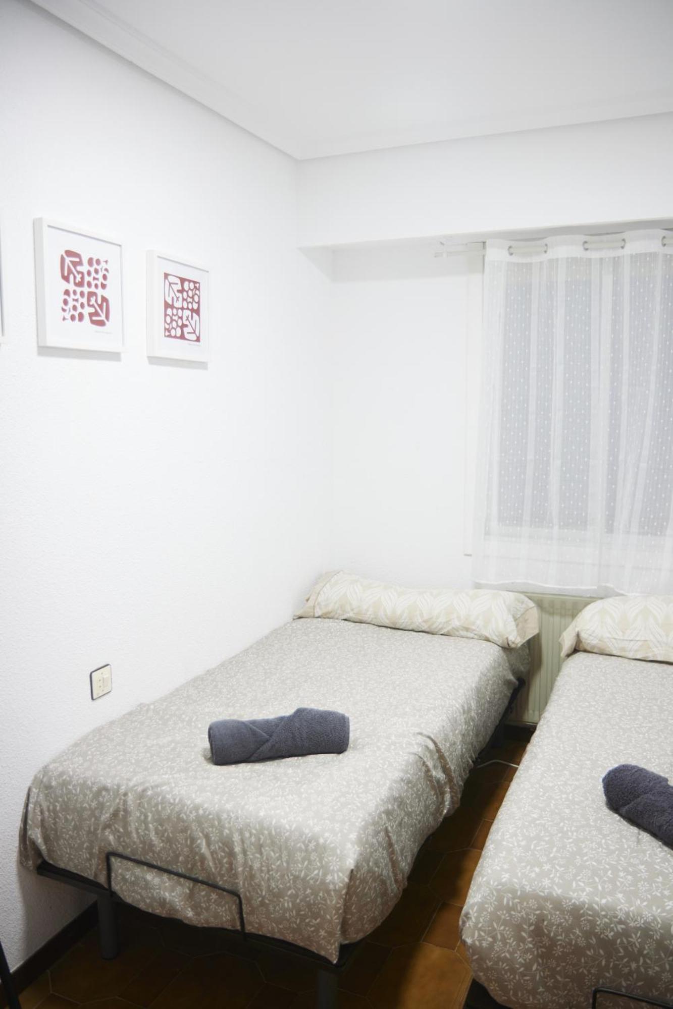 Apartamento Breton De Los Herreros Logroño Exterior foto