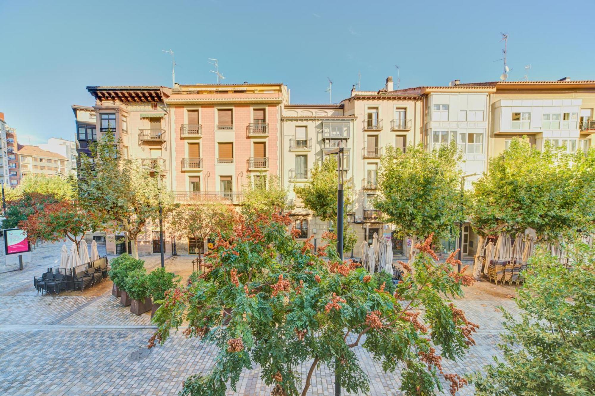 Apartamento Breton De Los Herreros Logroño Exterior foto